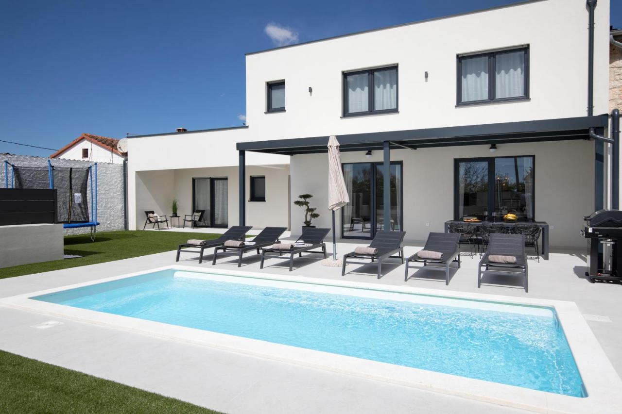 Villa Artis Pula Ngoại thất bức ảnh